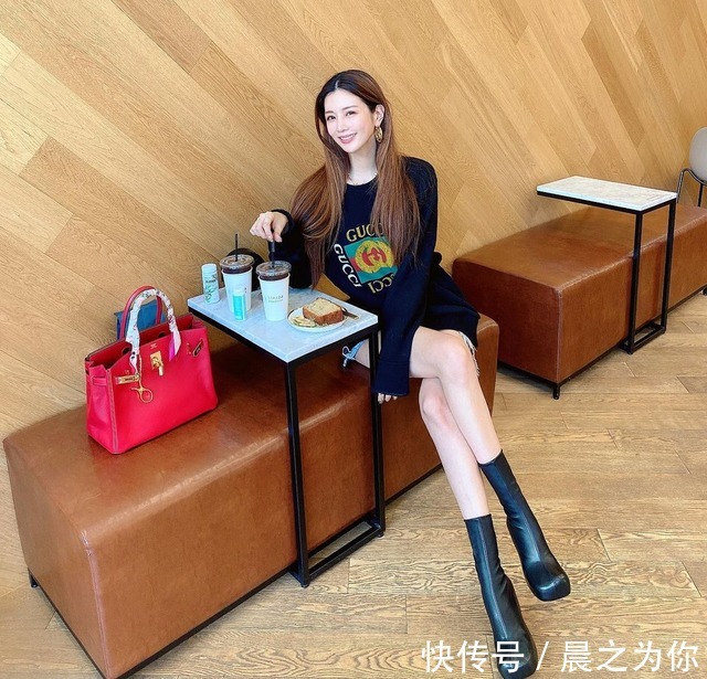 膝盖|韩国顶级健身网红，坚持力量训练，打造前凸后翘性感身材后走红