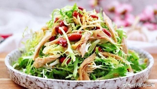 丝瓜鲫鱼汤|酒鬼们最爱吃的12道下酒菜,接地气味道棒,大筵小席均合适