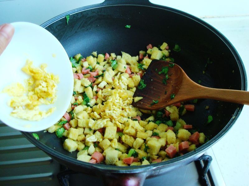 粗粮|想养胃就多吃它，金黄酥软，一锅炒出来，一家老小都能吃