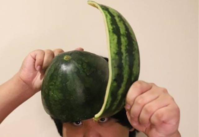 人造人|小哥低成本COS龙珠角色,超红悟空表情到位,沙鲁的造型引人注目