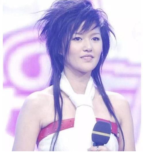 錯(cuò)失冠軍后譚維維寫歌挑釁，尚雯婕的反擊堪稱一絕