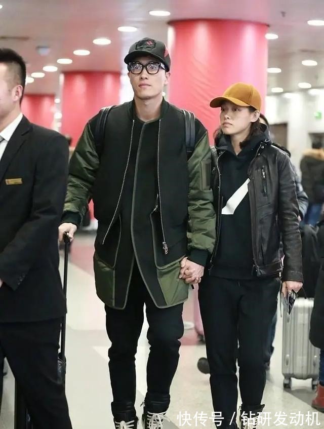 吴莎|刘翔牵手妻子吴莎出行,留学生发型好减龄,穿T恤又素颜像极学生!