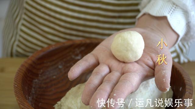 面团|手套膜不要揉了，教你面包店不外传的懒人做法，又薄又有弹性