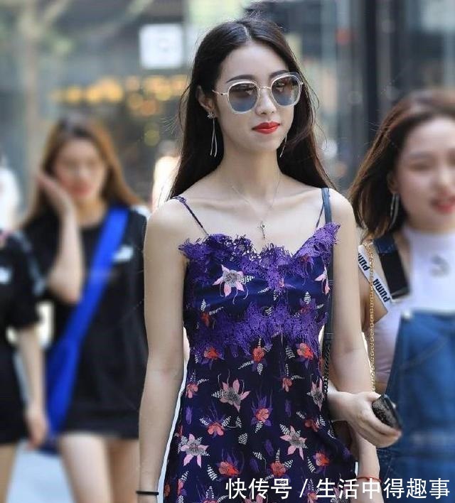 小蛮腰 街头美女都有小心机,轻松穿搭引领时尚,让你成为弄潮儿!