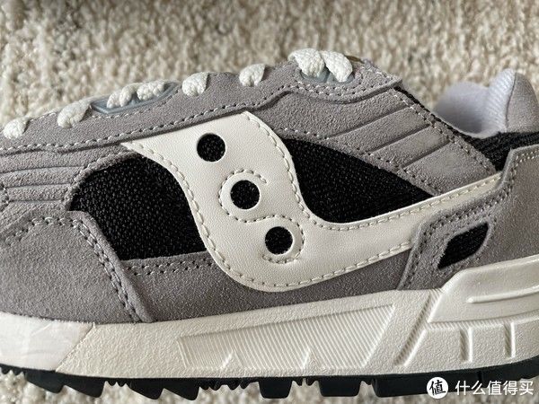 鞋带|Sneaker 篇一百二十二：Saucony Jazz Court RFG环保鞋与其他两双鞋开箱