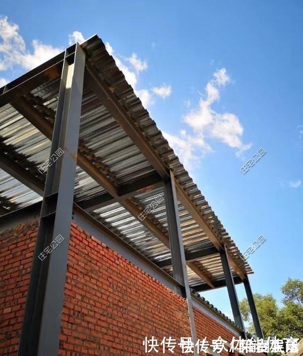 发朋友圈|刘女士用重钢结构打造中式农村小院，工人师傅纷纷拍照发朋友圈！