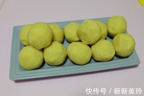 绿豆|喜欢吃绿豆饼快收藏，皮薄馅大，酥到掉渣，学会后不用买