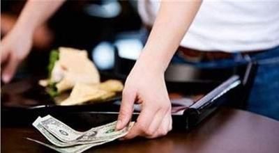 在泰国旅游,记得在酒店放上20泰铢,保洁