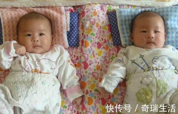 孩子|产妇一次生下2个娃,宝爸发圈报喜,护士高兴啥,这不是双胞胎