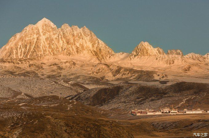 雪山蓝天，走过稻城亚丁的春夏秋冬