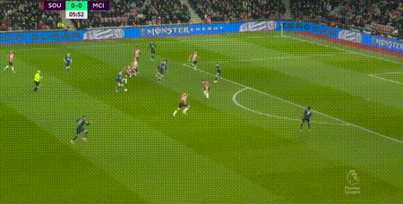 失誤|斯特林又快樂了!大半個(gè)空門踢飛 傳球失誤致丟球