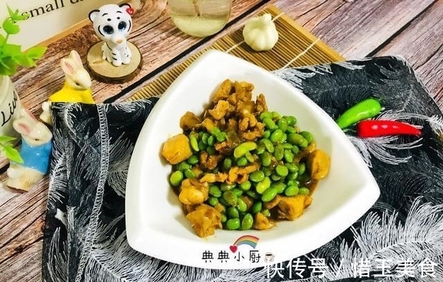 鸡腿|鸡肉和毛豆米一起炒,好吃入味,喷香下饭,孩子多吃都不腻
