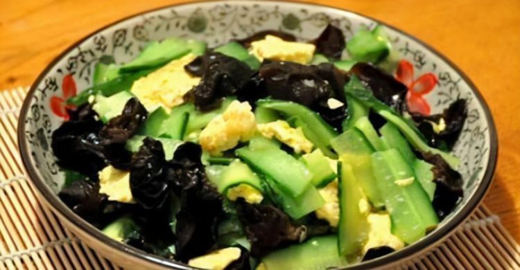 野山椒|女性爱美,推荐吃三种美食,排出毒素,净化血液,滋养女性子宫