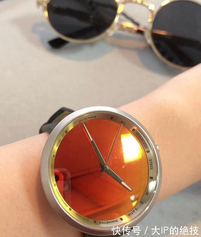 手表 offstage手表|小众又高级的心机表,镜片表盘酷炸!