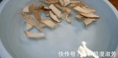 香菇|才知道,这三种蘑菇搭配一起这么好吃,味道鲜上鲜,好吃又下饭