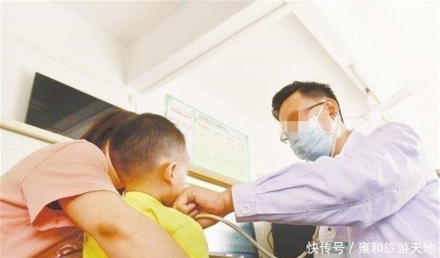 肠胃|4岁娃坐电梯放了个屁,被男子提醒去医院,检查后宝妈庆幸没大意