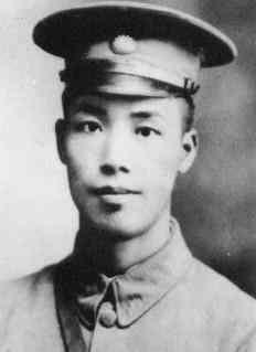 贴身|贴身警卫惨死,蒋介石雷霆之怒,立毙凶手军长,暴烈不亚李云龙