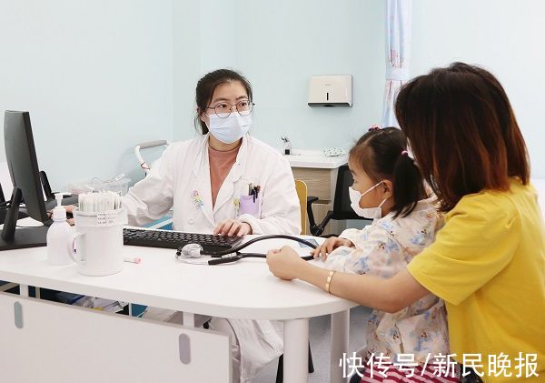 上班族|满足“上班族”“上学族”需求 龙华医院“夜门诊”受欢迎