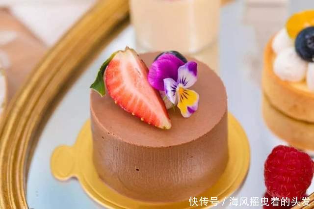 它被称为“最丑”的蛋糕,成品翻过来后,网友:这不是挺好看吗!