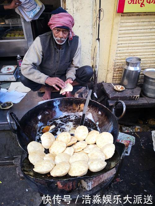 用手抓|印度普通家庭的一日三餐,这些食物,只有印度人才能吃得下吧