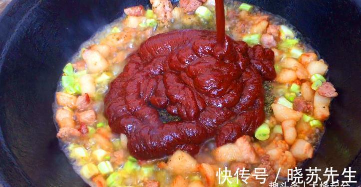 麻辣咸香|姥姥摆地摊，靠1碗炸酱面，日入100元，炸酱配方告诉你