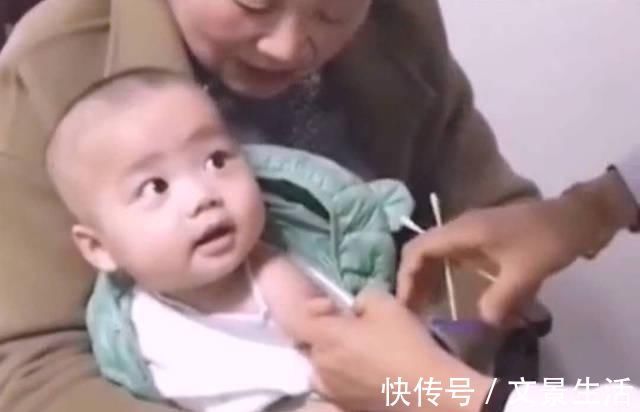 护士|宝宝打针作势要哭,看到漂亮护士姐姐之后笑脸相迎,网友小伙子有前途