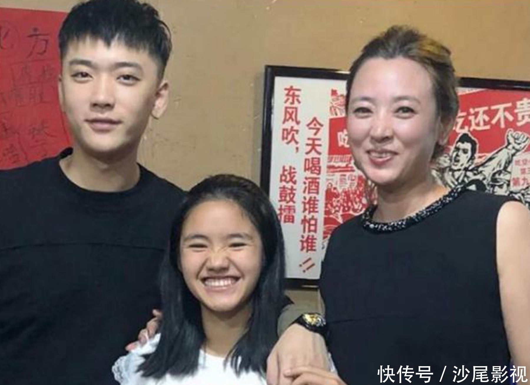 《变形计》幸运女孩:留在城市富豪家庭,被妈妈哥哥宠成小公主