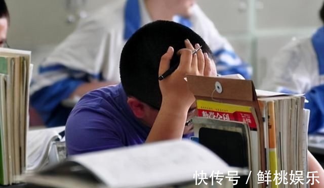 监考老师|学生名字有103画,考场上急得大哭,监考老师看后也表示无奈