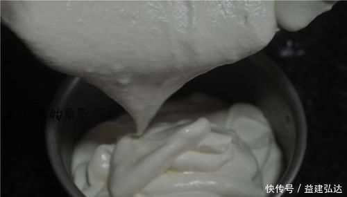 别鼓捣电饭锅蛋糕了,现在流行它!比戚风蛋糕更柔软,简单零失败