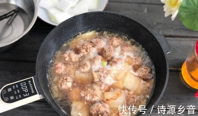 冬天就给家人做这汤!暖胃利湿特好喝,每周吃两次手脚不凉不怕冷!