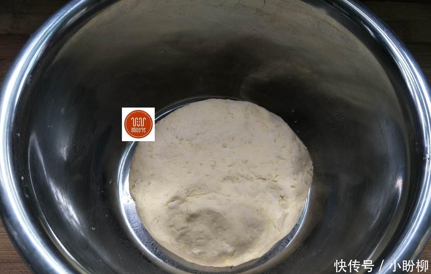 玉米饼,教你一招,比城里卖的蛋糕还要好吃,儿子一下吃了5个