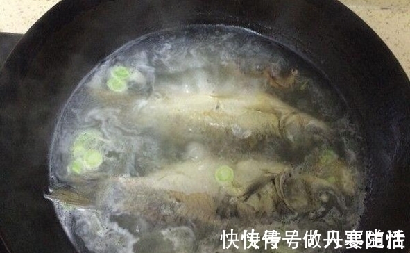 乳白色|你还在吃红豆薏米吗?老中医告诉你,祛湿“它”更好100倍!