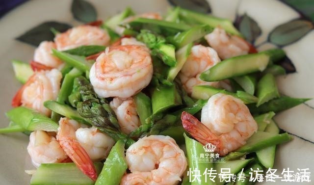 这蔬菜9块钱一斤，比猪肉还贵，但吃了对身体好，所以再贵也要吃！