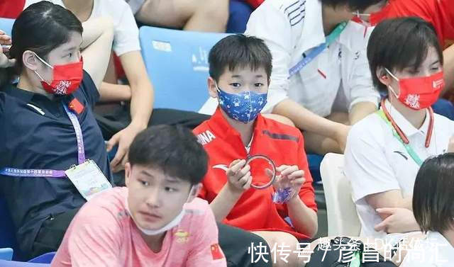 恩师|太牛了!全红婵影响力惊人,恩师“苦心”压制无果,荣登考试试卷