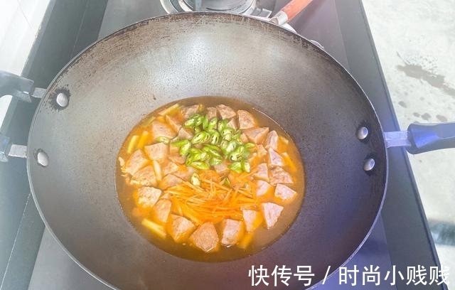 香菇酱|煮猪肉丸,调味道时放什么料最合适?记住放3样,肉丸色香味俱全