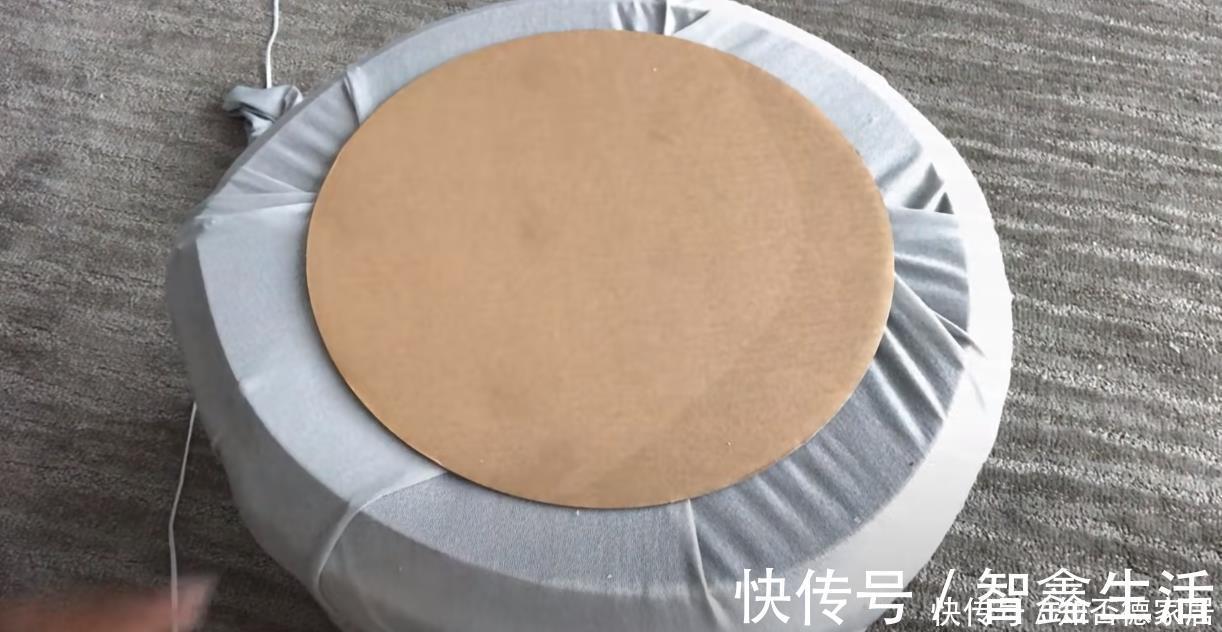 凳子|扔掉的旧铁凳子捡回来吧,用海绵包一圈,放家里坐着舒适还能收纳