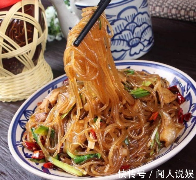 炒粉条,焯完水马上炒就错了!多做一步,粉条不粘不坨,爽滑分明