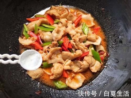 甘香|火爆猪大肠，甘香四溢，上桌就被抢光，是一道开胃下饭的美食