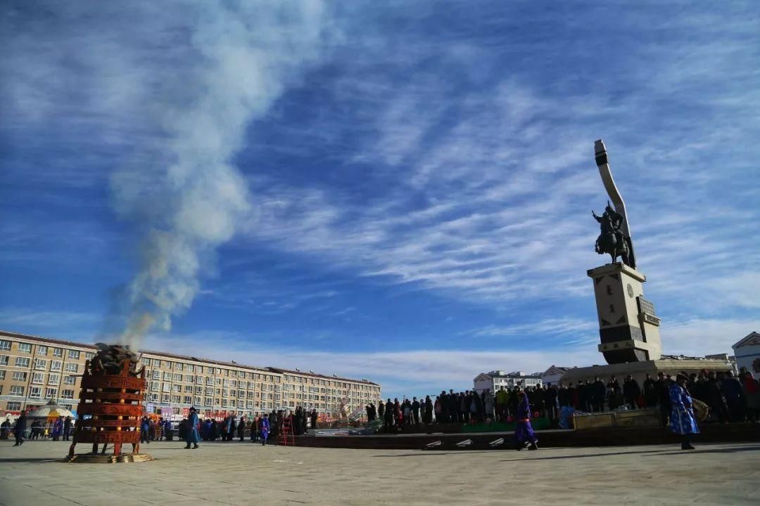 中国飞船降落的首选，四子王旗地理位置十分独特，特意修建神舟路