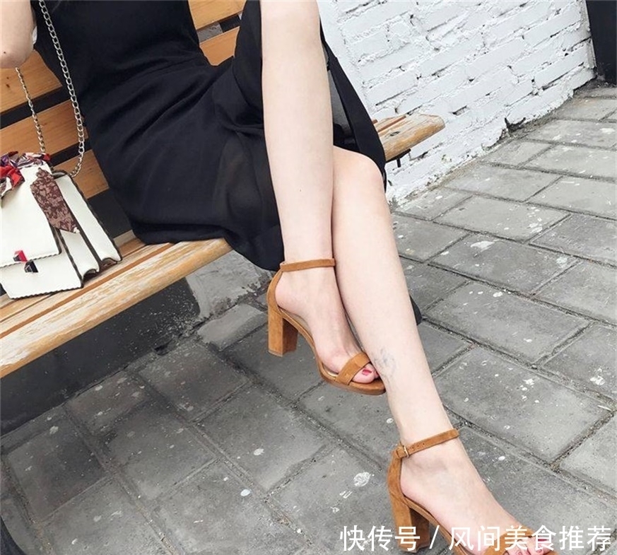 高端|高跟鞋高端大气不失优雅,时髦上镜就是这么简单