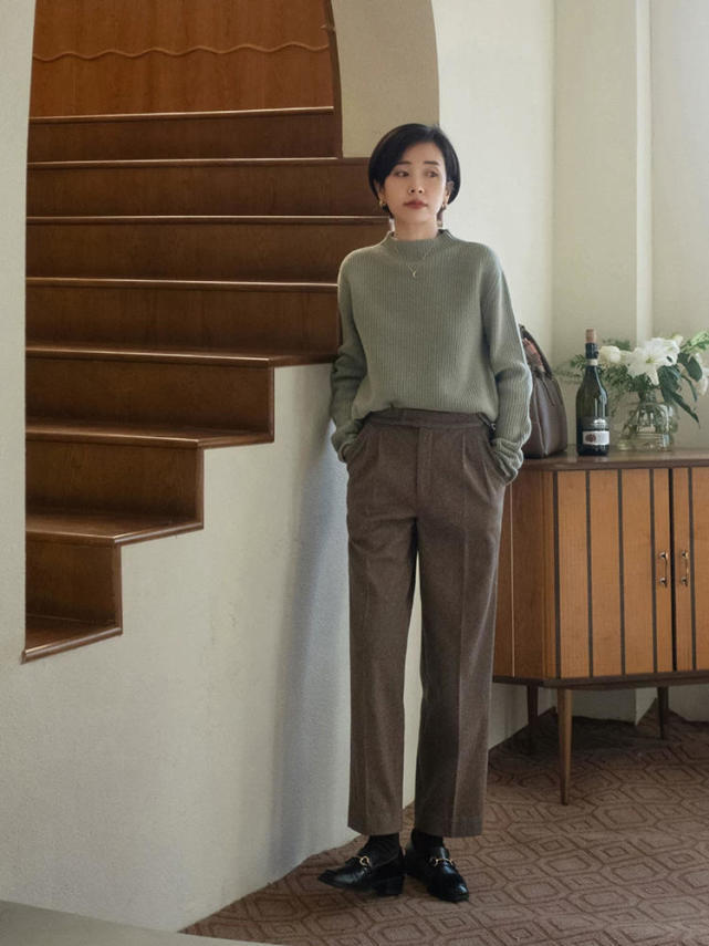 姐妹 优雅女人的衣橱里必备“毛衣”,尽显熟龄美,你心动了吗?