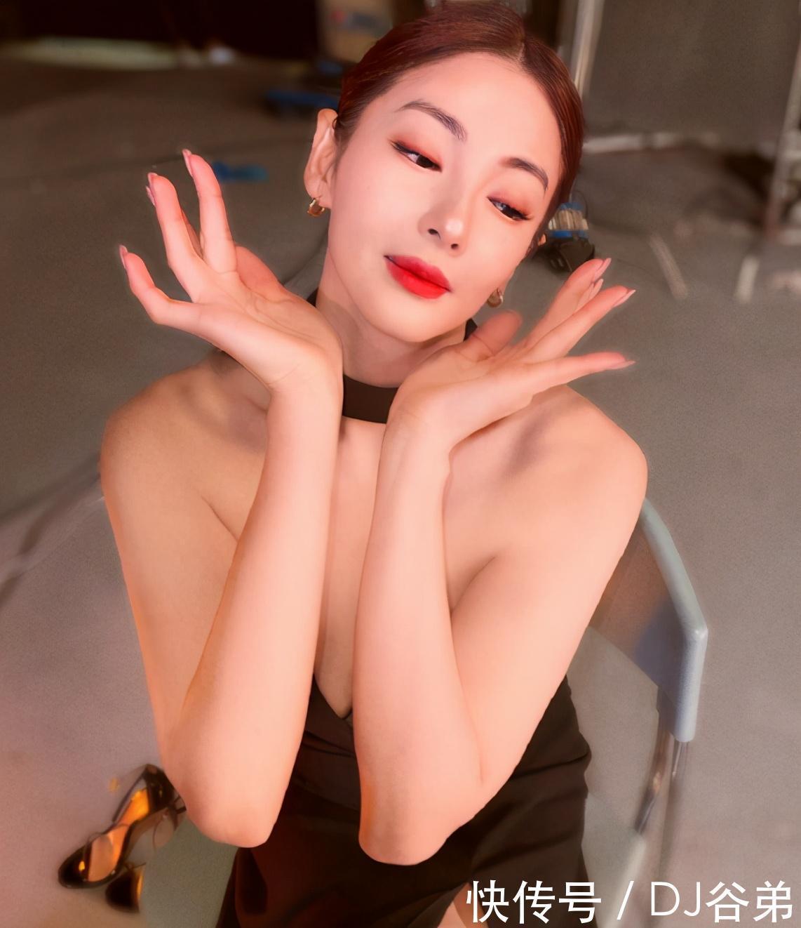 表演|张雨绮跑调嘉宾表情吸睛,《浪姐》表演名不副实大招帮她赢好感