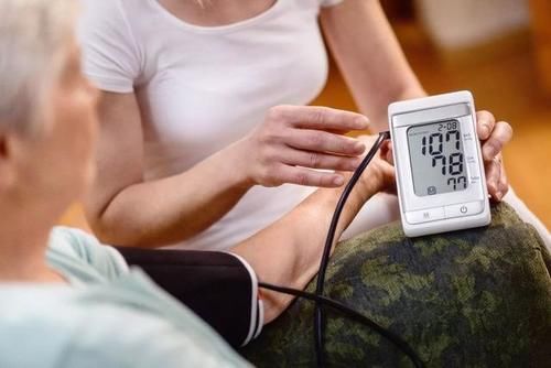 血糖|“糖尿病”患者,若没有这“4种”情况,或说明血糖控制的还可以