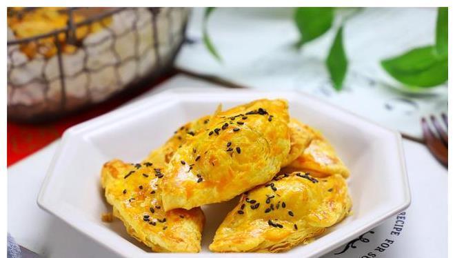 果肉|不用揉面，不用擀皮，简单3步，教你做网红甜点，咬一口酥掉渣