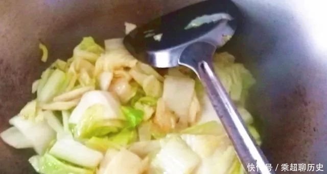 白菜还能和这种水果一起炒!出锅全抢光!