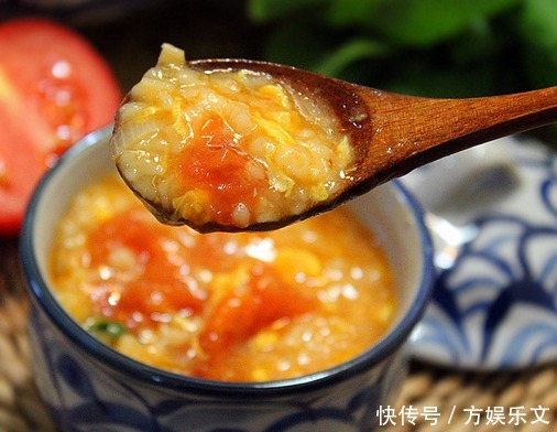 适合做晚餐的疙瘩汤，有荤有素很是营养，简单还快捷，十分钟出锅