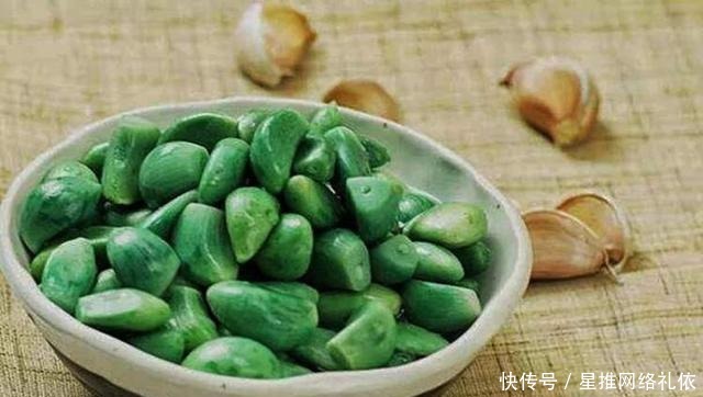 腊八节的神仙搭配,腊八粥养脾胃助睡眠,腊八蒜降三高助长寿