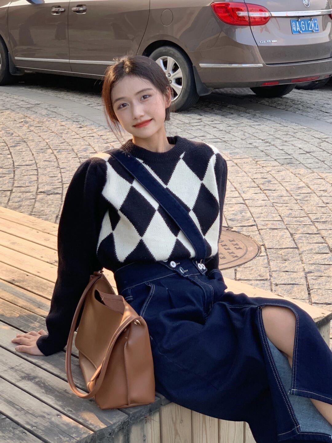 搭配|秋冬毛衣别乱选!穿这两件就够了,可盐可甜!