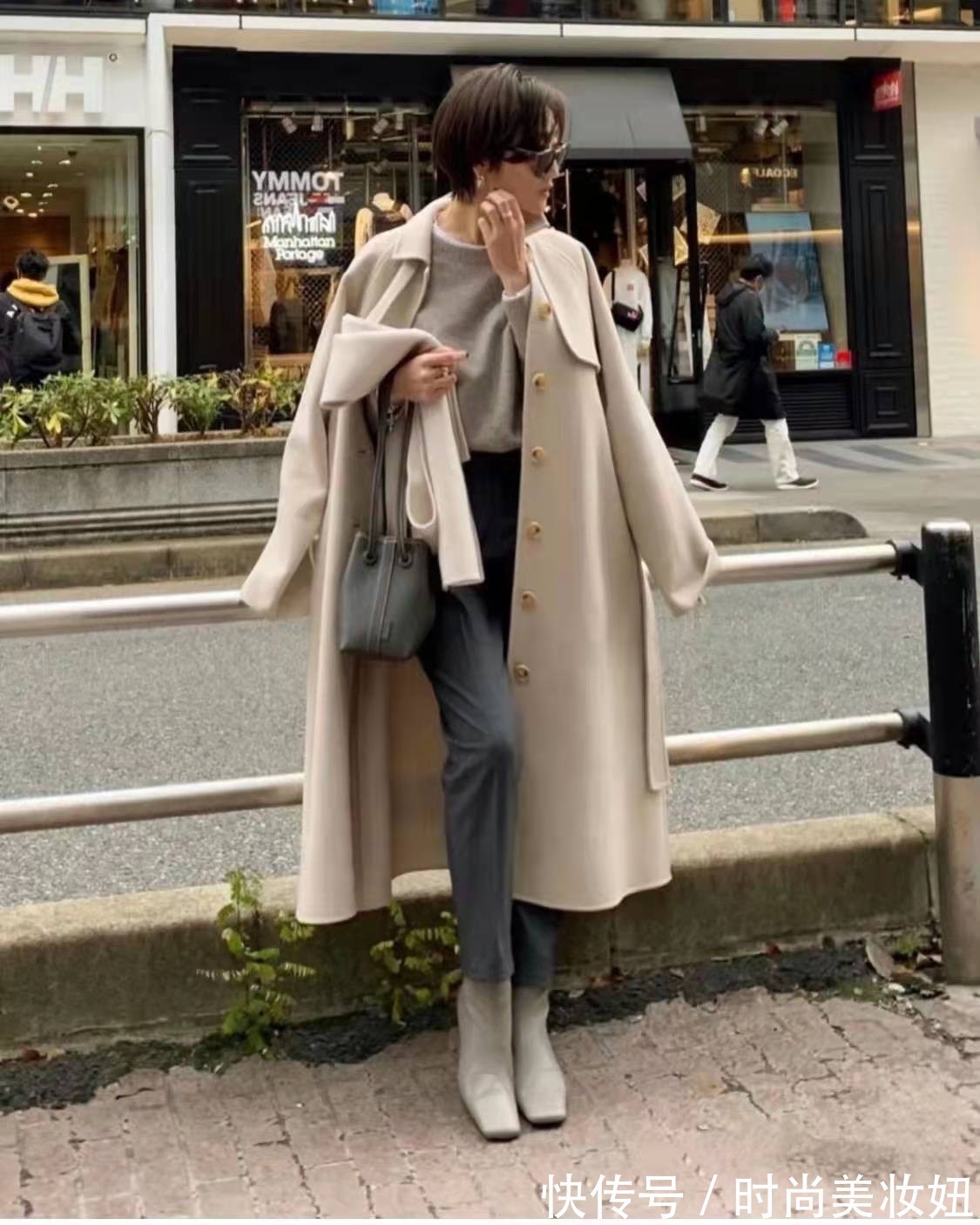 气质 衣品好的“中年女性”,穿衣都喜欢基础款,越简单越显气质