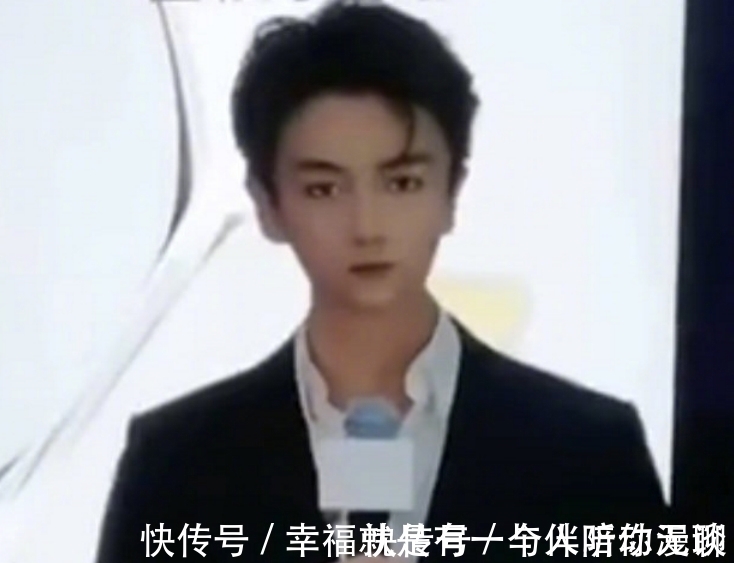 活动照|陈晓出席活动照流出,路人滤镜下瞬间变漫画脸,请美颜放过帅哥吧